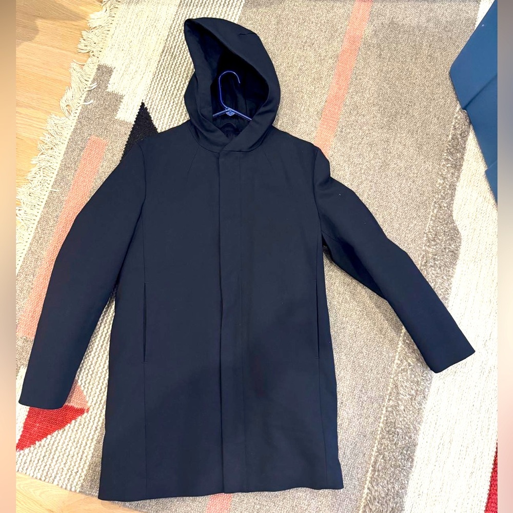COS Men’s Winter Jacket. Dark navy.